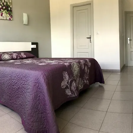Dukes Guest house 3*