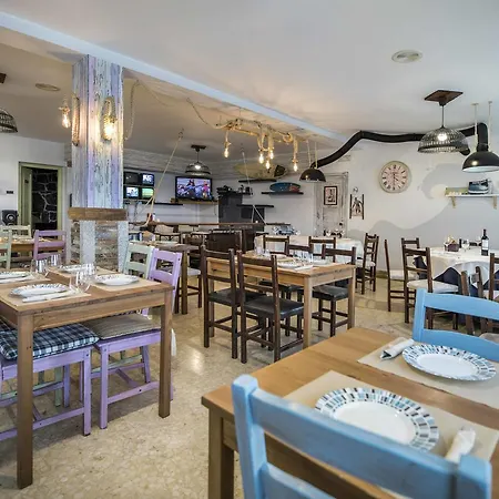 Guest house Dukes Playa de Bascuas