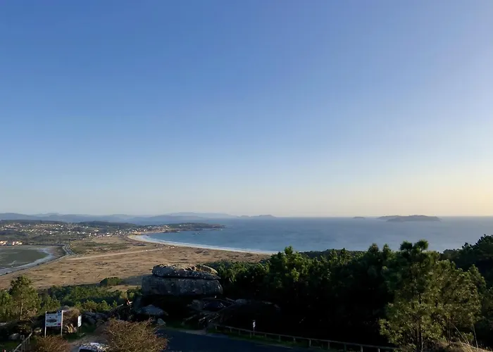Dukes בית הארחה 3*